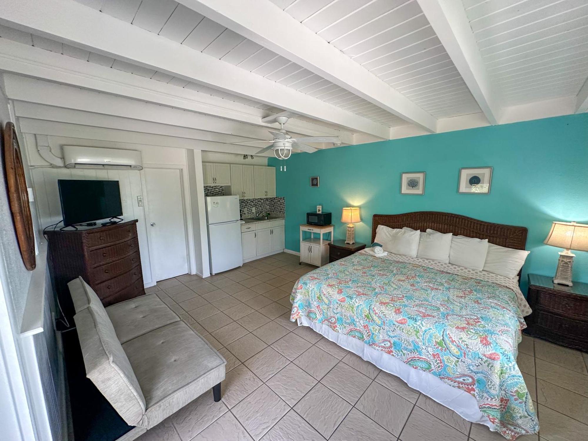 Pearl Beach Inn Englewood Bagian luar foto