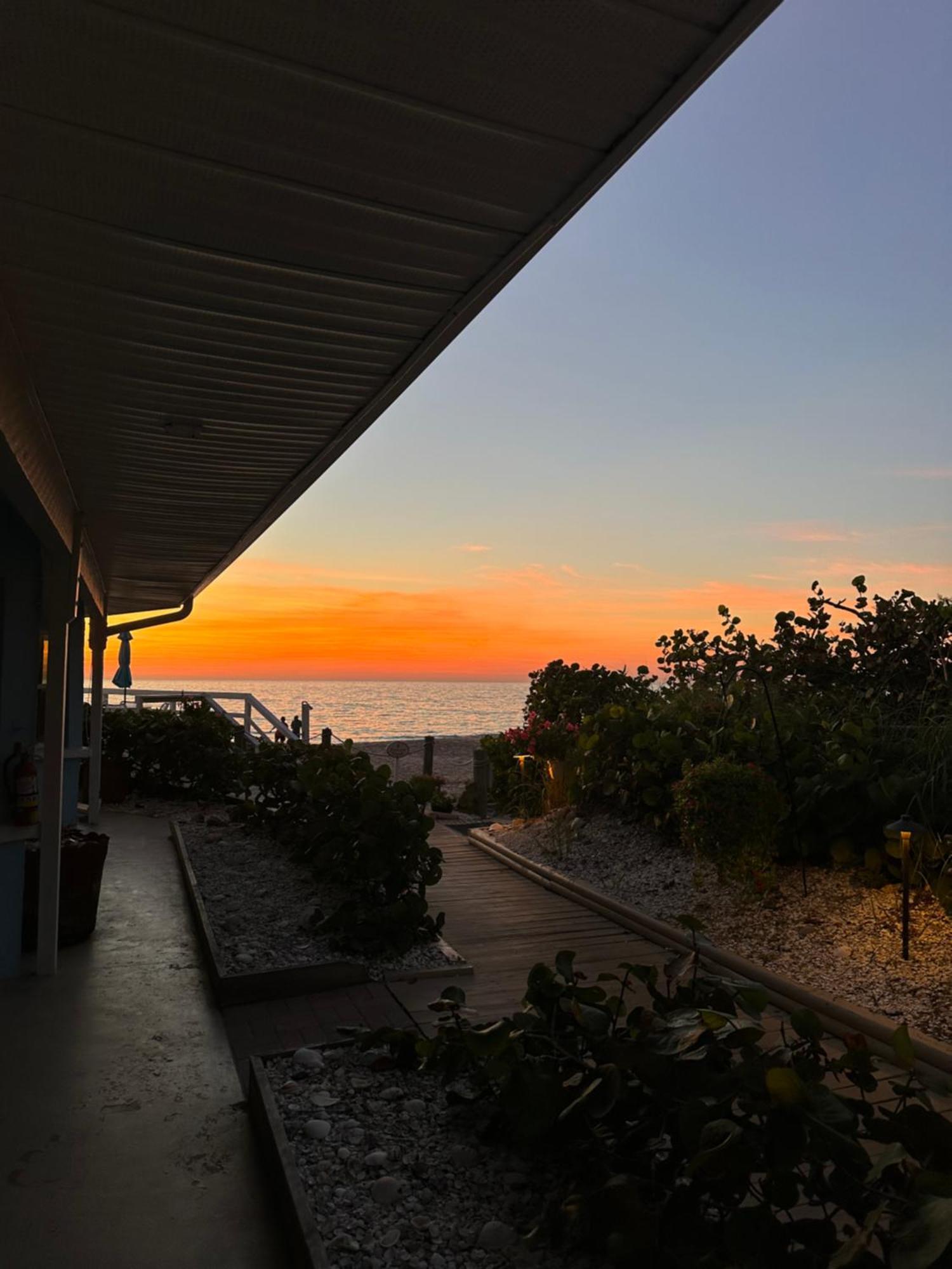 Pearl Beach Inn Englewood Bagian luar foto