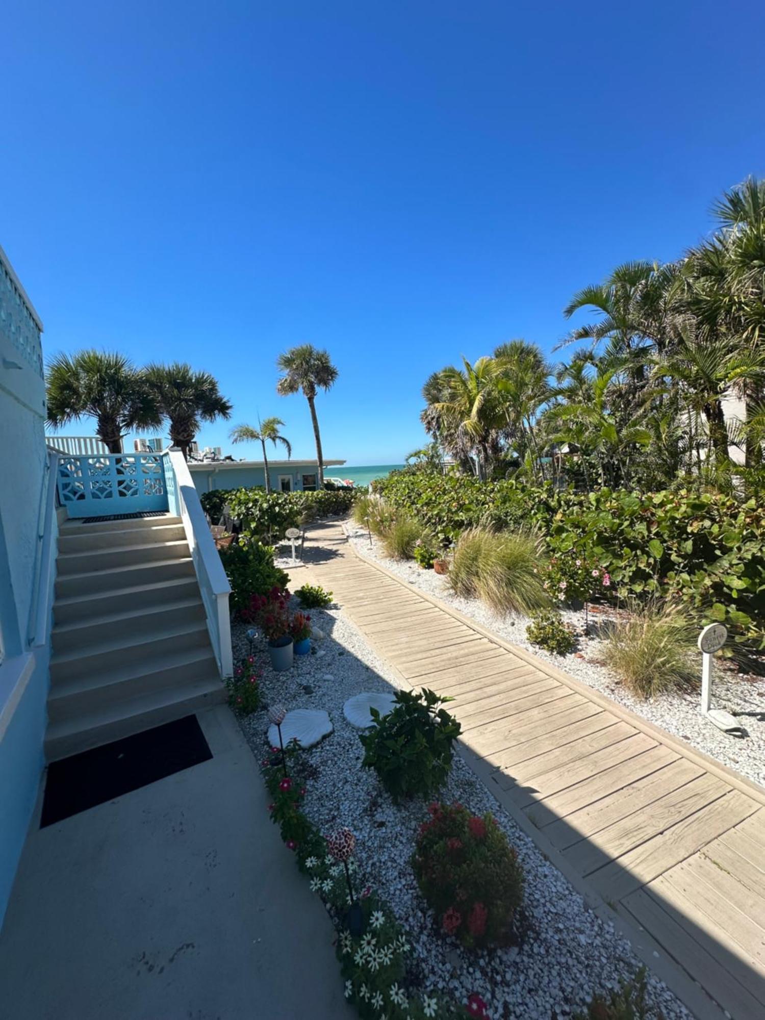 Pearl Beach Inn Englewood Bagian luar foto