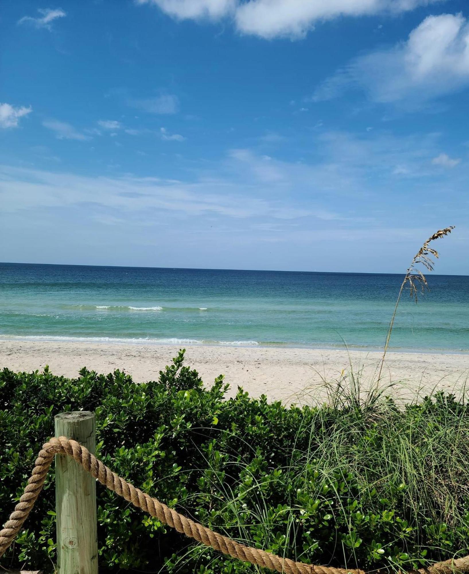 Pearl Beach Inn Englewood Bagian luar foto