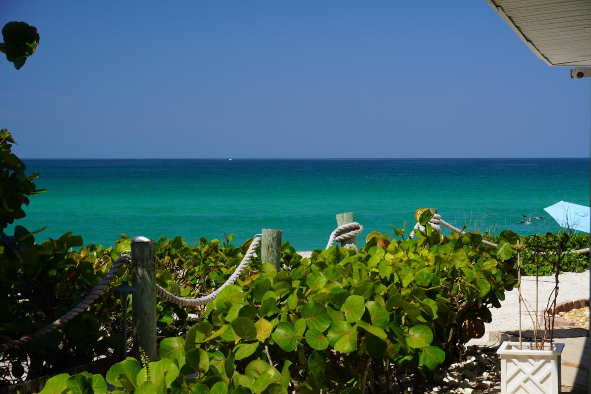Pearl Beach Inn Englewood Bagian luar foto