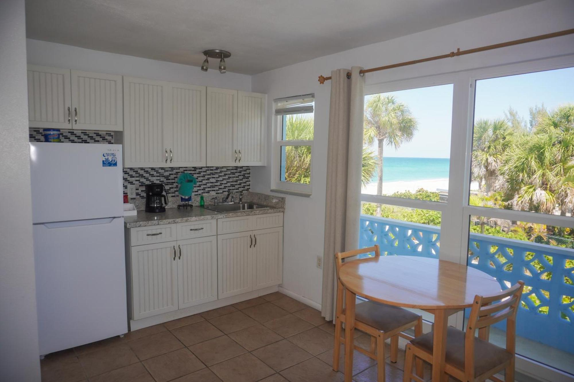 Pearl Beach Inn Englewood Bagian luar foto