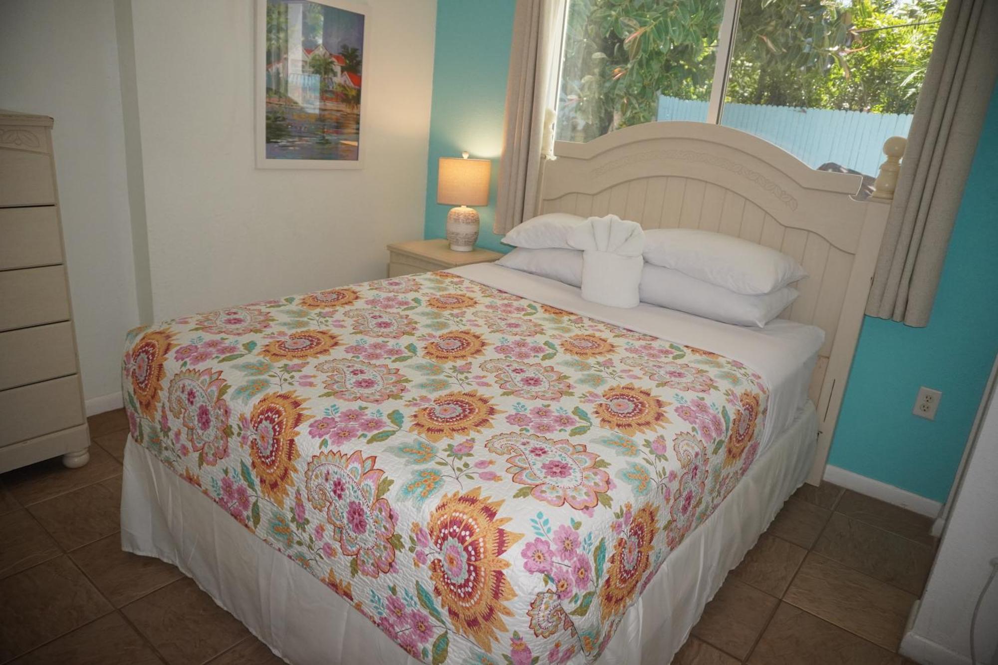 Pearl Beach Inn Englewood Bagian luar foto