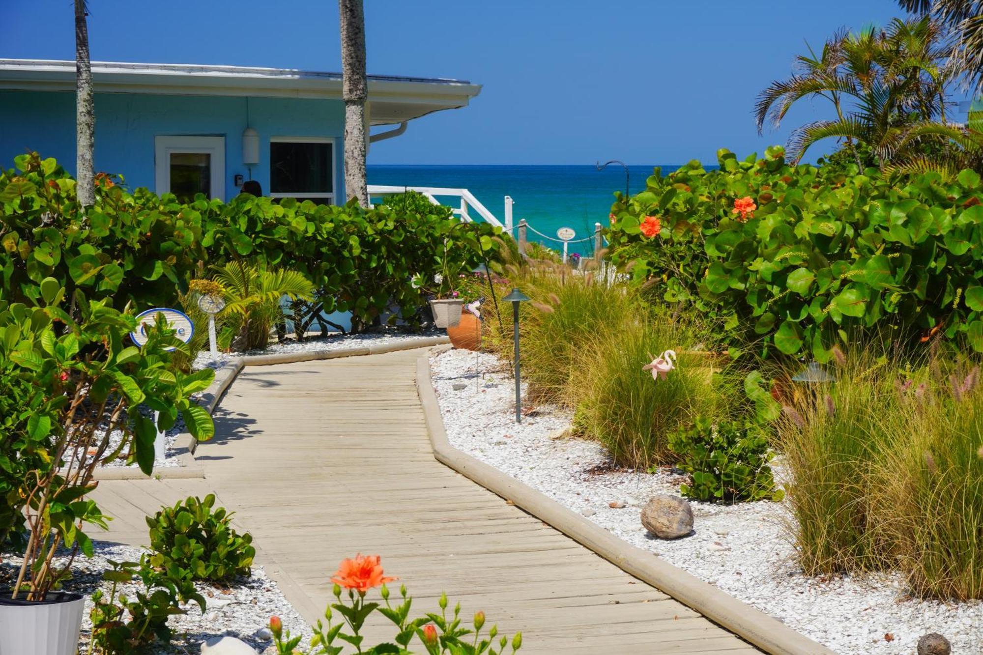 Pearl Beach Inn Englewood Bagian luar foto
